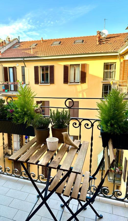 Lily Pads -Elegant Apartment- In The City Center Milano Exterior foto