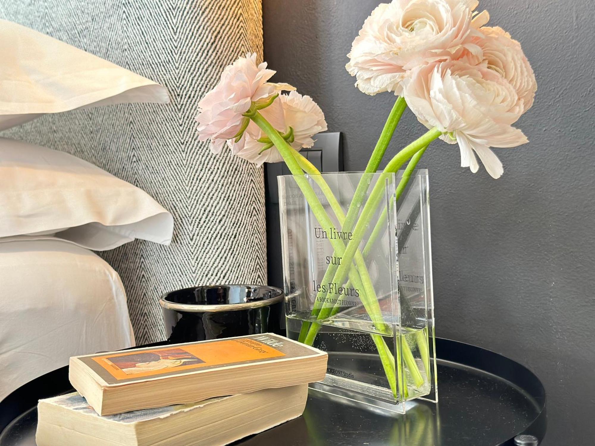 Lily Pads -Elegant Apartment- In The City Center Milano Exterior foto