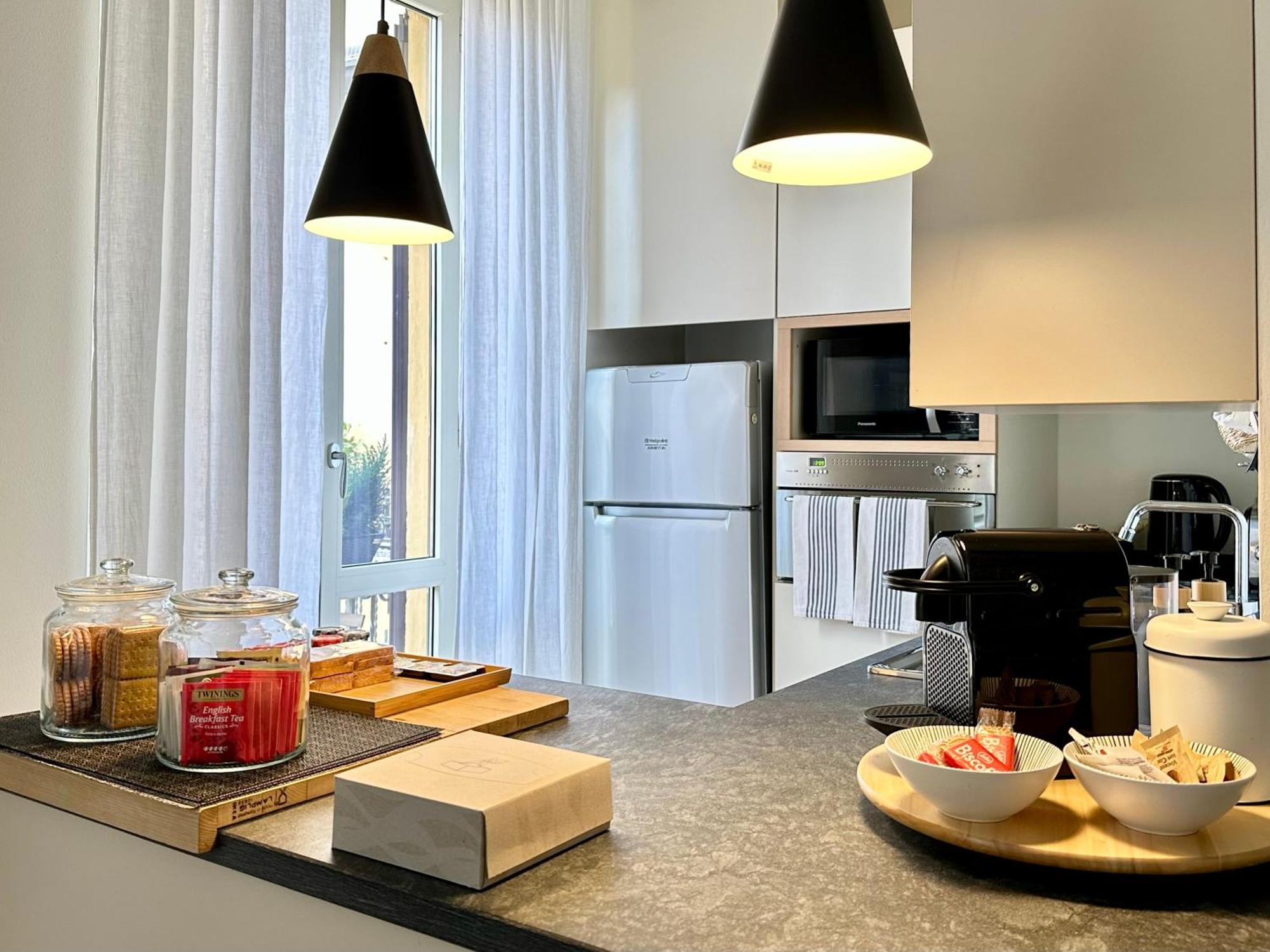 Lily Pads -Elegant Apartment- In The City Center Milano Exterior foto